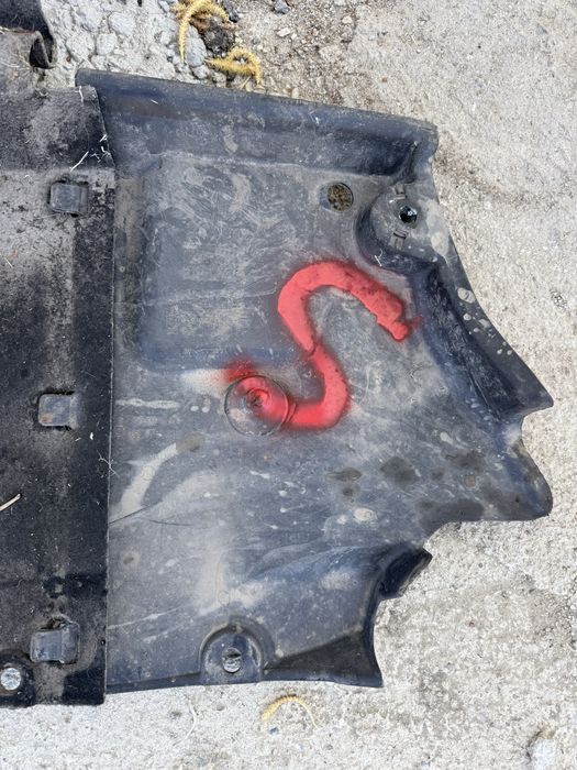Scut lateral stanga Audi A4 B8 2008-2015 8K0825207D 8K0 825 207 D