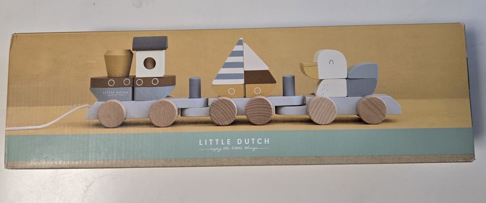 Tren din lemn pentru stivuire Little Dutch, modelul Sailors Bay-NOU