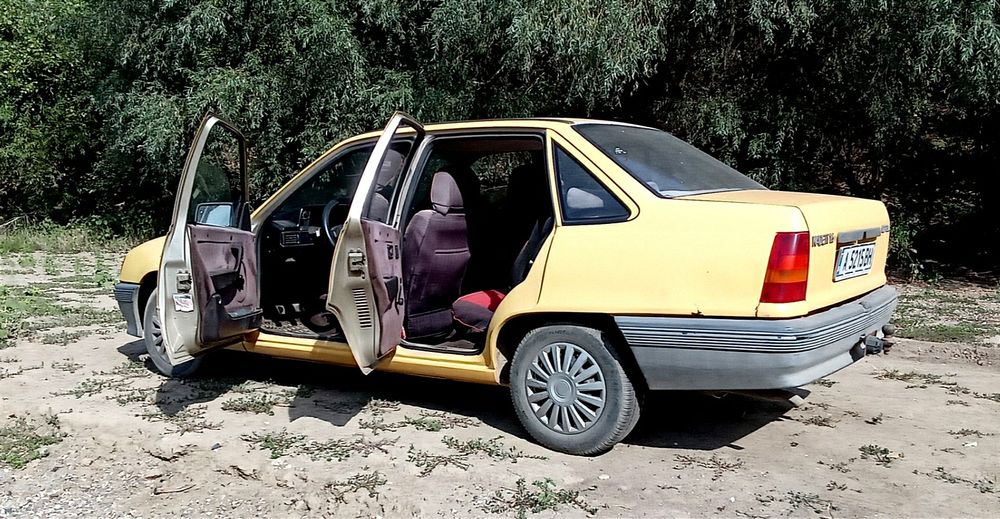 Опел КАДЕТ  GL 1,6i