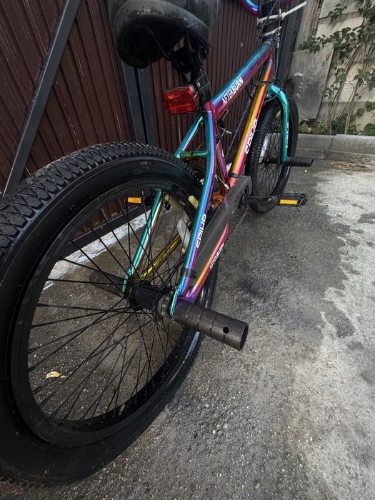 bicicleta cromata (BMX)
