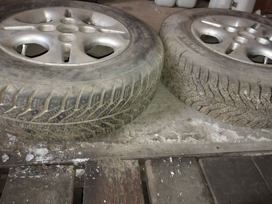 Продам диски с резиной зимние