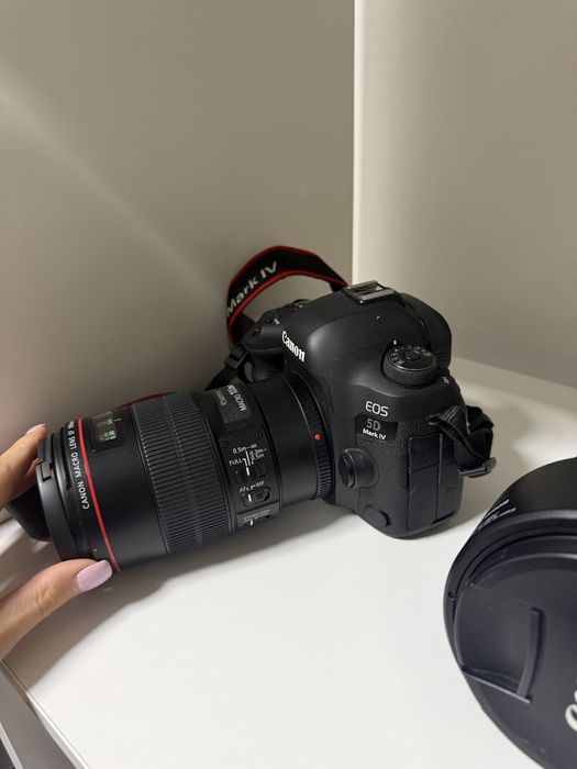 Aparat Canon EOS 5D mark IV si 2 obiective
