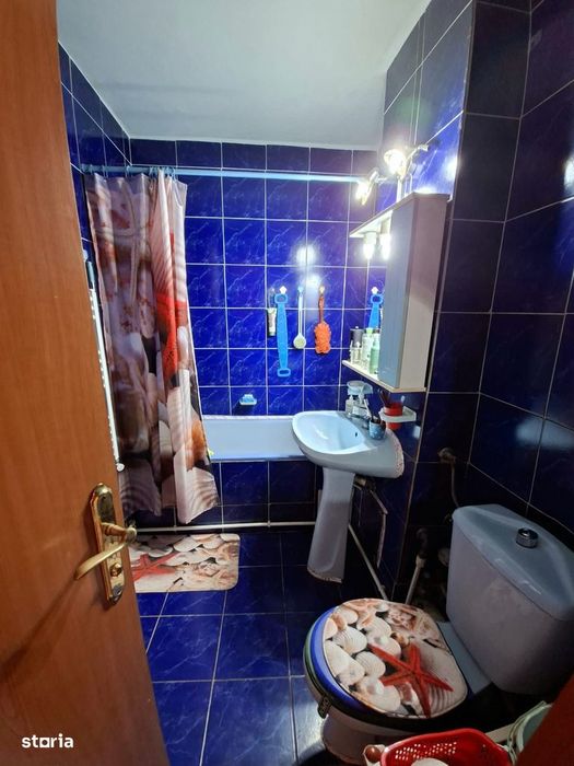 Apartament 3 camere decomandate, cu balcon ,zona Dacia ,centarala gaze