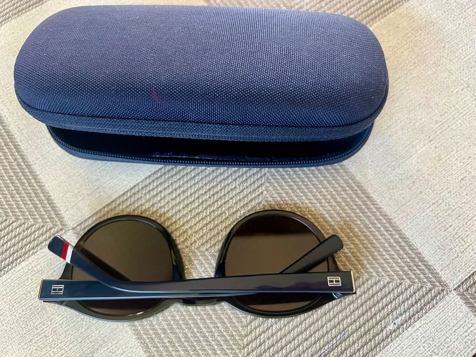 слънчеви очила Tommy Hilfiger