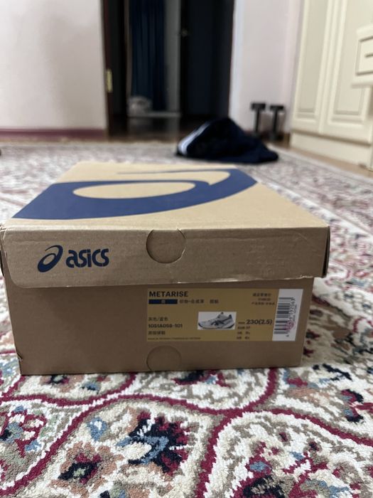 Продается Крассовки Asics