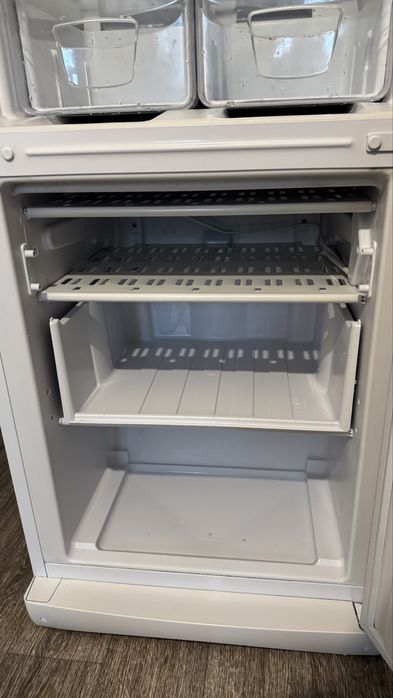 Холодильник INDESIT