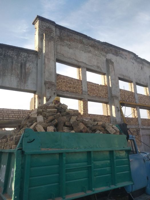 Гишт б/у сотилади. Доставка хам бор