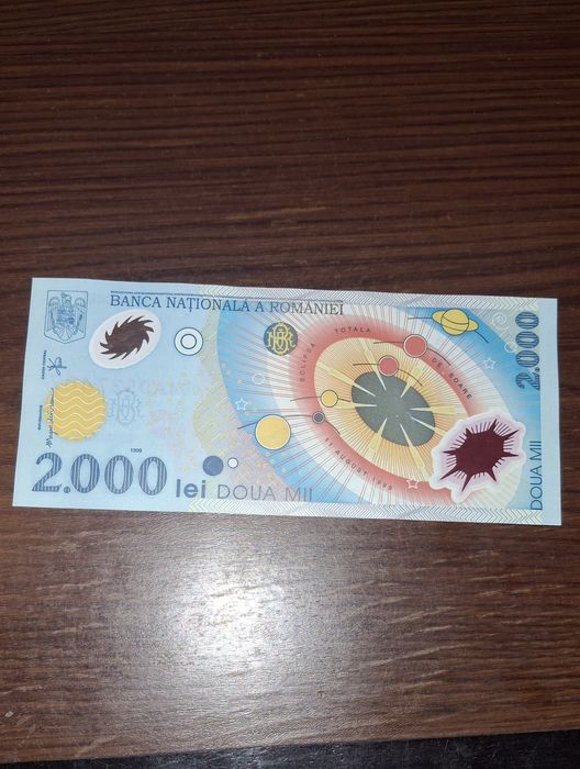 Bancnote 2000 lei eclipsa