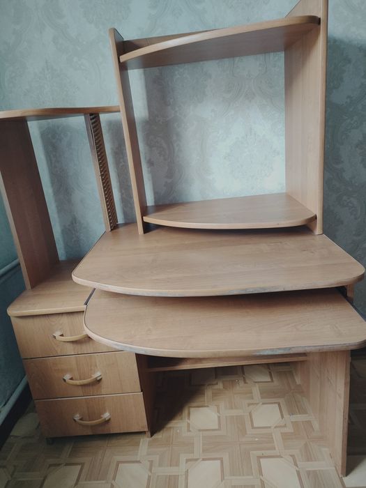 Компьютерный стол