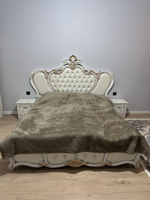 Продам спальный гарнитур