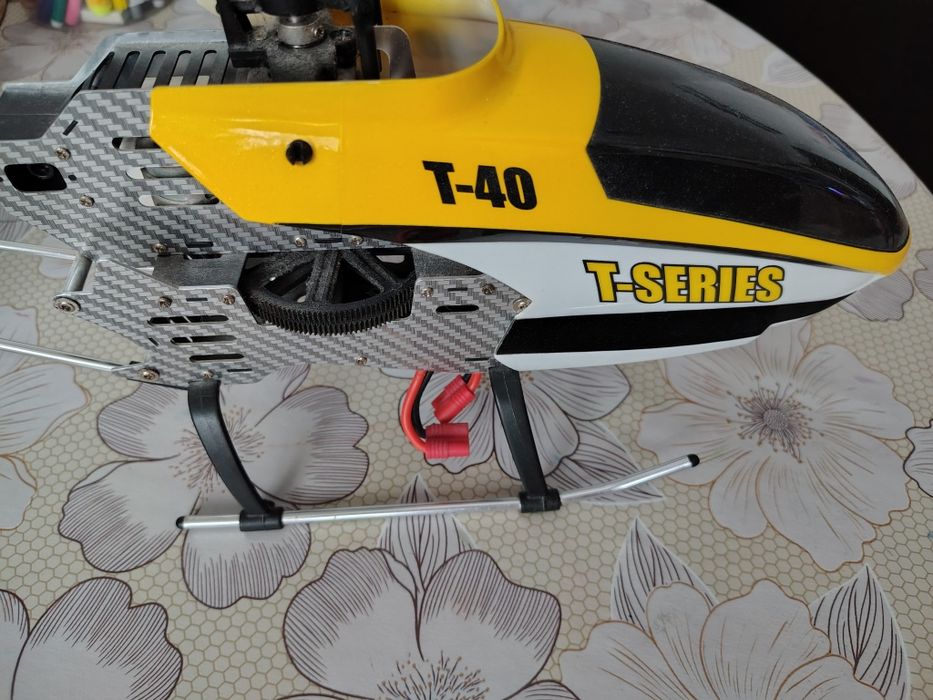 Vând  elicopter 12V