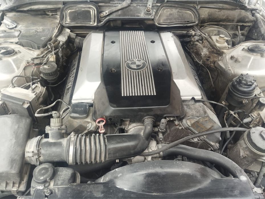 Продаю бмв е38 срочно