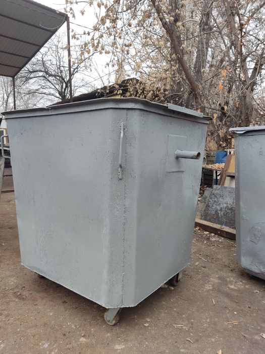 Мусорный контейнер