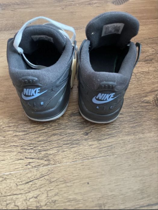 Jordan 4 RM lows uzati