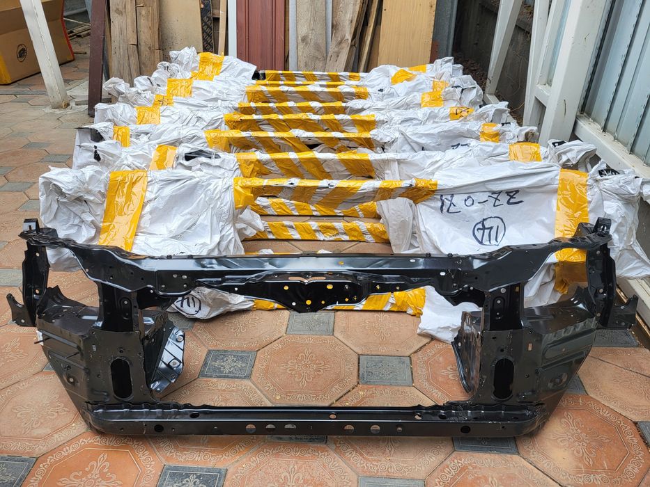 Телевизор суппорт радиатора Toyota Land Cruiser 200