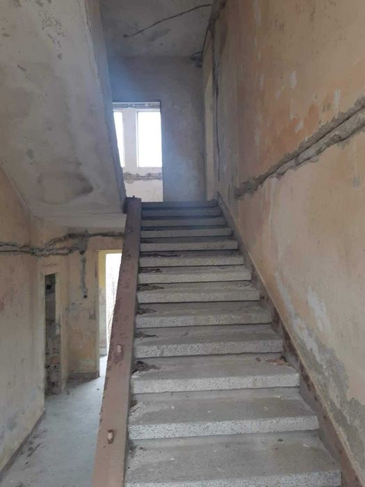 Сграда/ бивша детска градина !