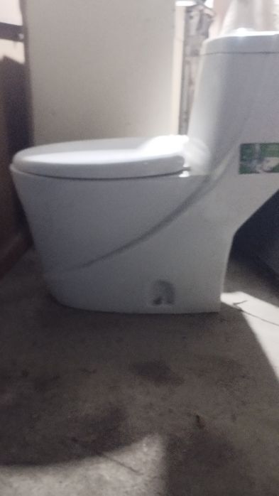 Продам унитаз в хорошем состоянии.