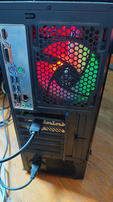 Геймърски компютър RYZEN 5 5500 16GB 1070TI 512GB SSD 1TB HDD