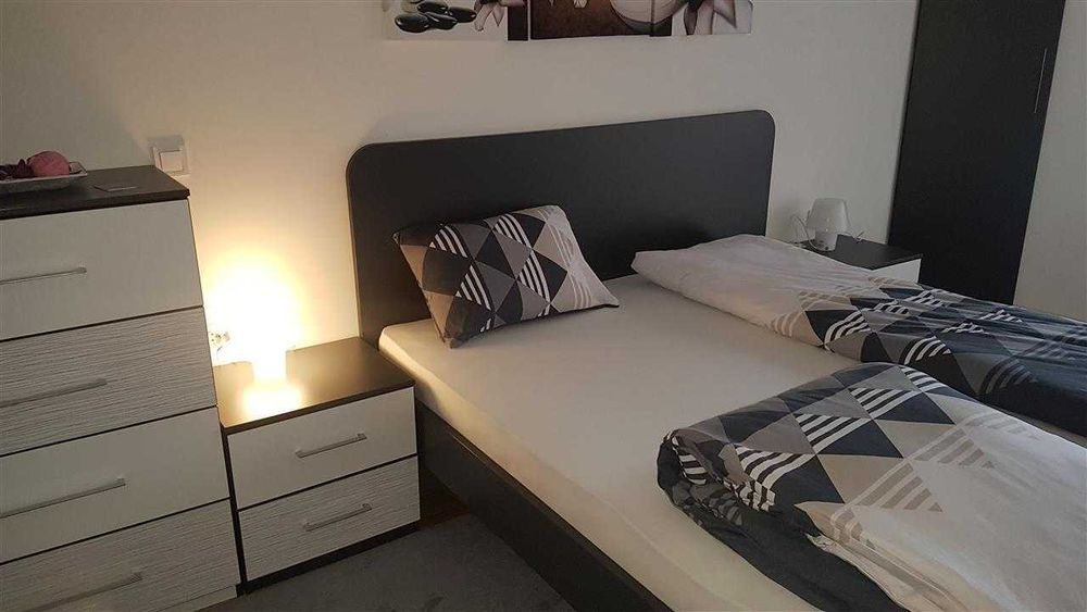 Дава се под наем Двустаен апартамент в Бургас, Меден рудник - зона А - 55 кв.м за 204 € - Снимка #1