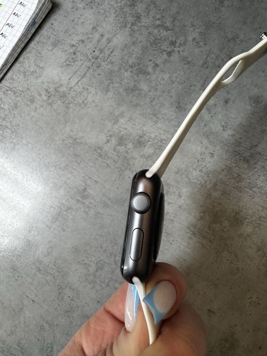 Apple Watch Series 3 (42 мм)