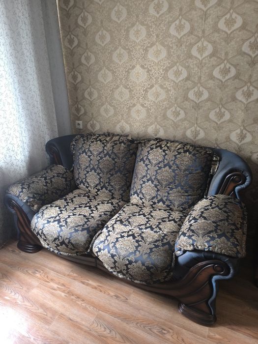 Продам диваны с креслом