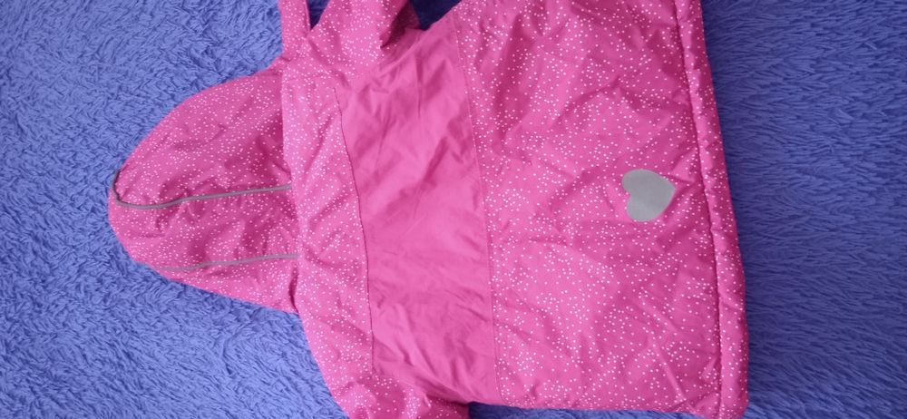 Продам куртку на девочку