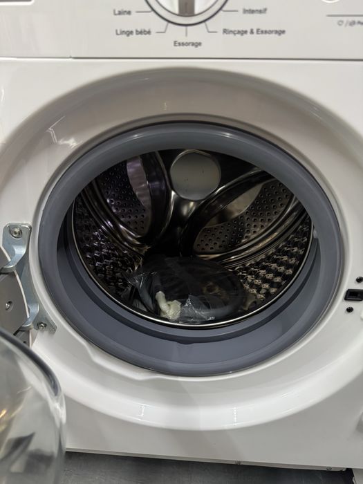 Masina de spalat rufe încorporabilă Schneider SCWMI814