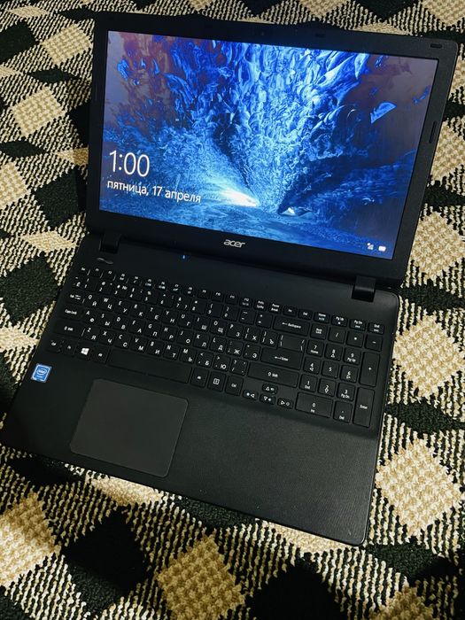 Acer holati tiniq yangide turibdi narx arzon