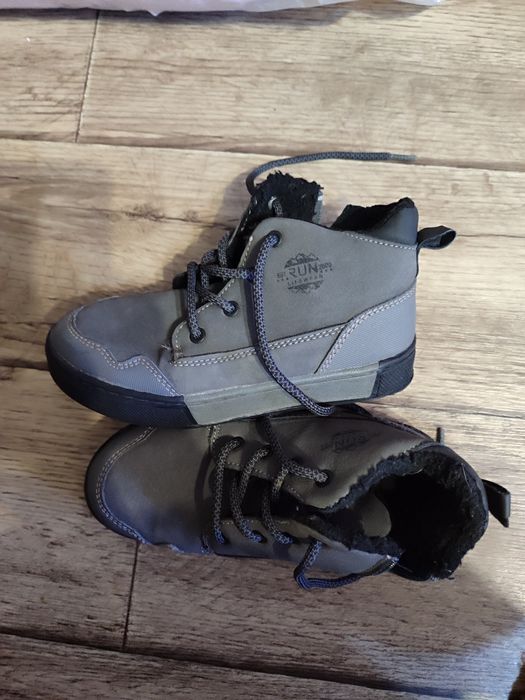 Продам ботик на мальчи 1000