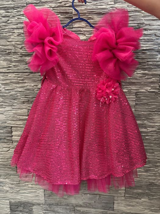 Нарядное платье на девочку