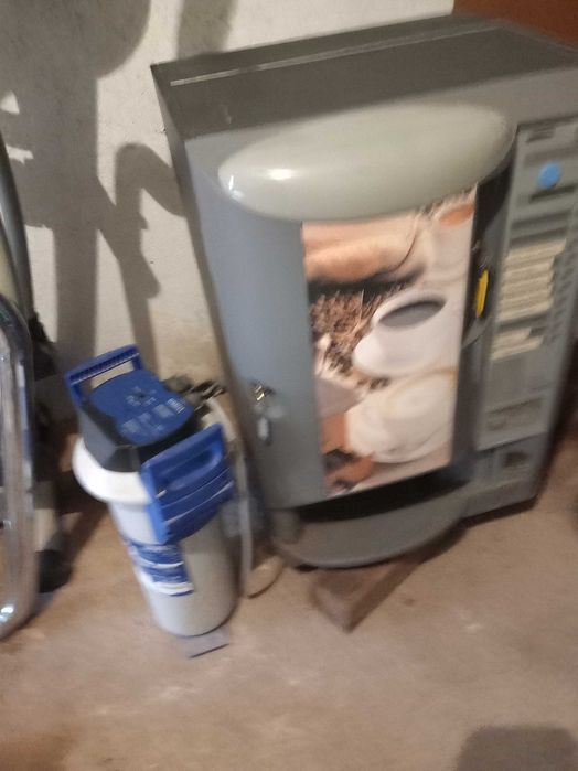 Vând vollautomat de cafea