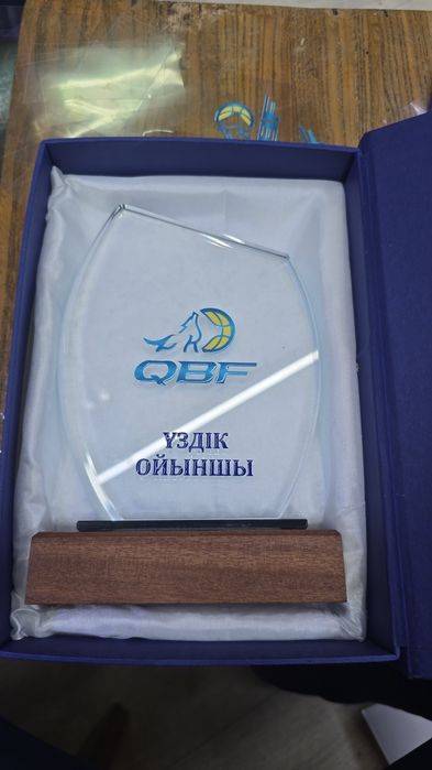 Статуэтка с надписью