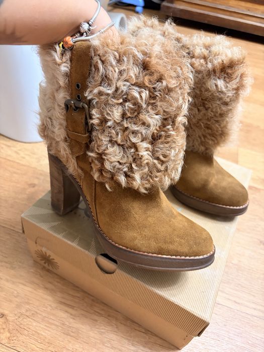 Замшевые полусапожки UGG Australia