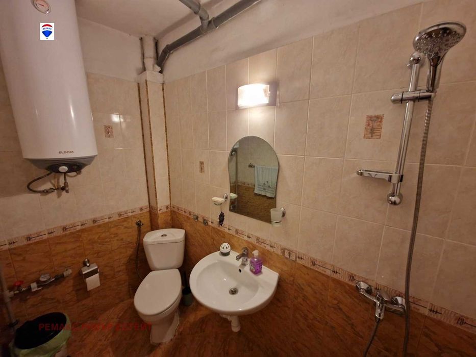 Дава се под наем Двустаен апартамент в Русе, Широк център - 65 кв.м за 244.8 € - Снимка #5