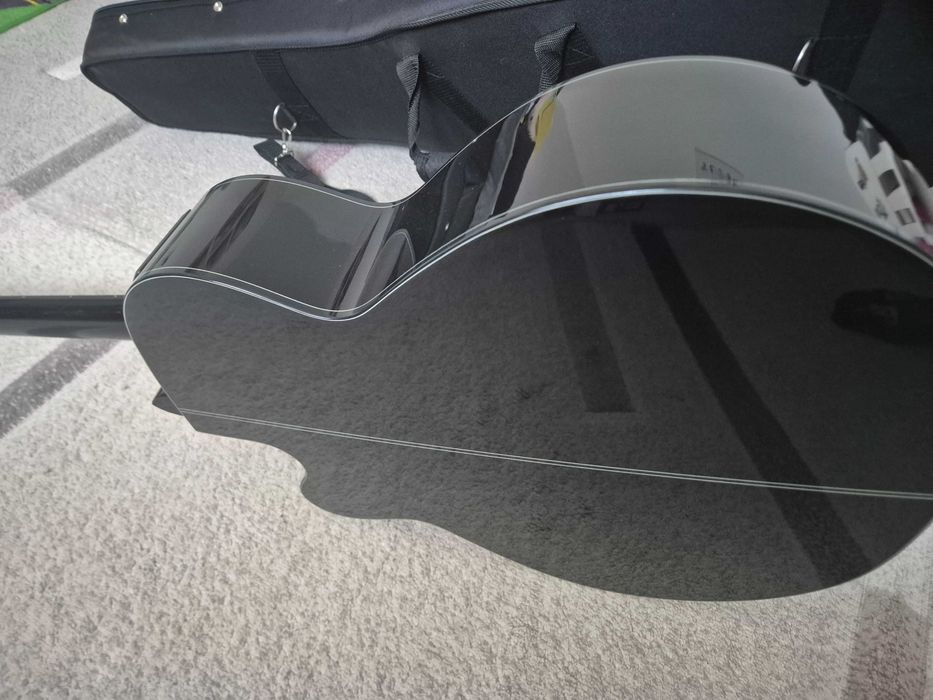 Chirara electro acustica Takamine