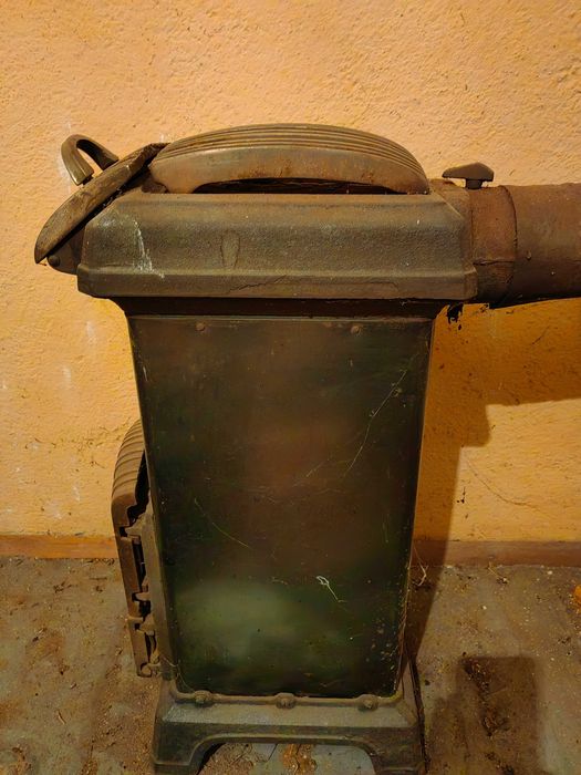 стара чугунена печка