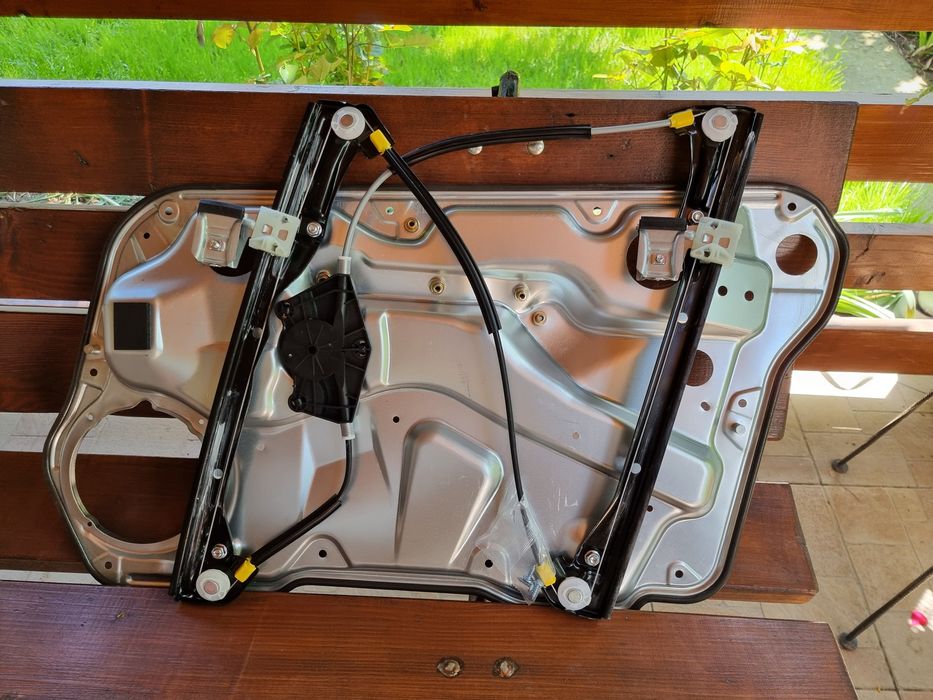 Macara electrica NOUA fata / spate, stanga / dreapta Vw Golf 4 Bora