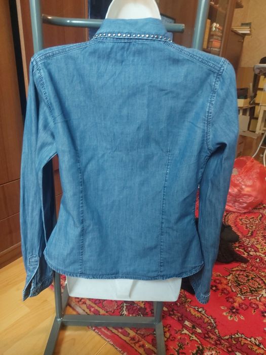 Продам рубашку с капюшоном и др.