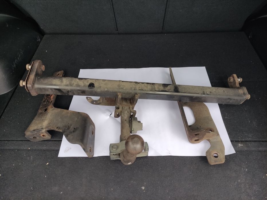 Тегличи : Audi,Peugeot 508Laguna;Toyota Avensis;Audi A6; Дъно багажник