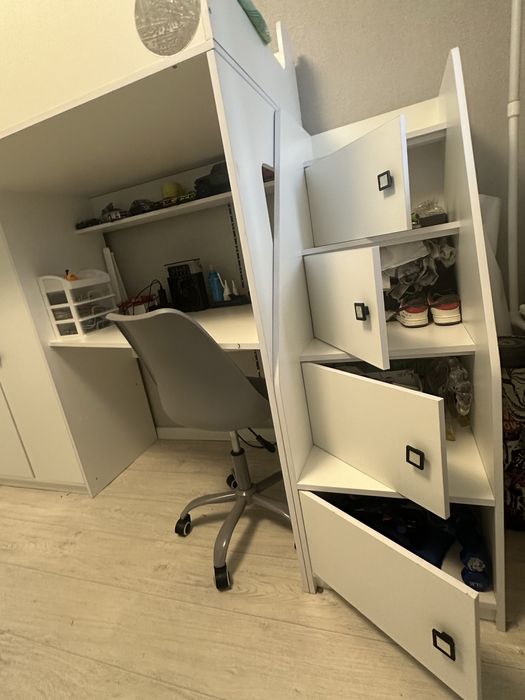 Кровать двух ярусная , детская