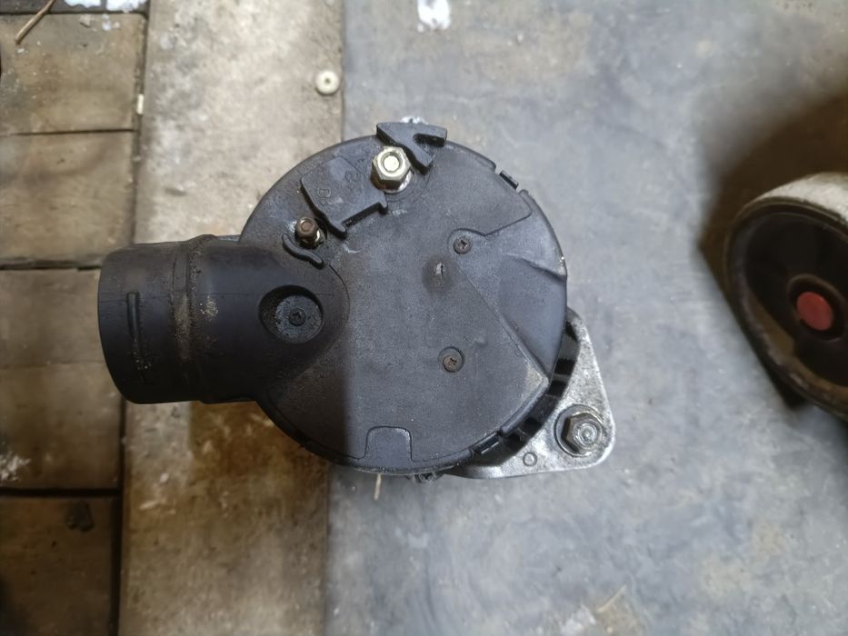 Генератор Ауди 100 2.6