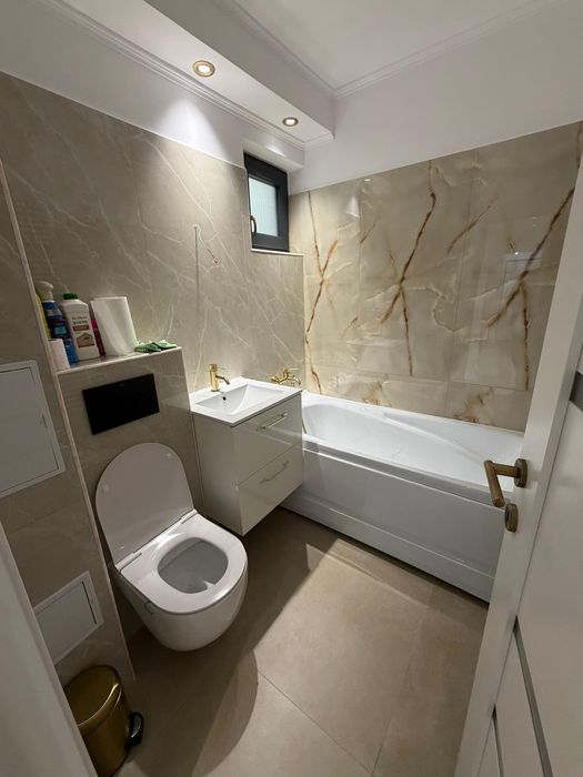 Apartament 3 camere modern, decomandat, complet renovat – etaj 2, Focșani