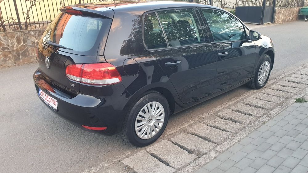 Golf 6 Euro 5 1.6 MPI 102 CP 181.000 km T.U.V.Dublu climatronic incalzire in scaune