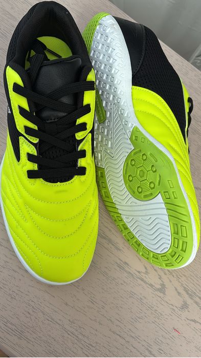 Бутсы футболный