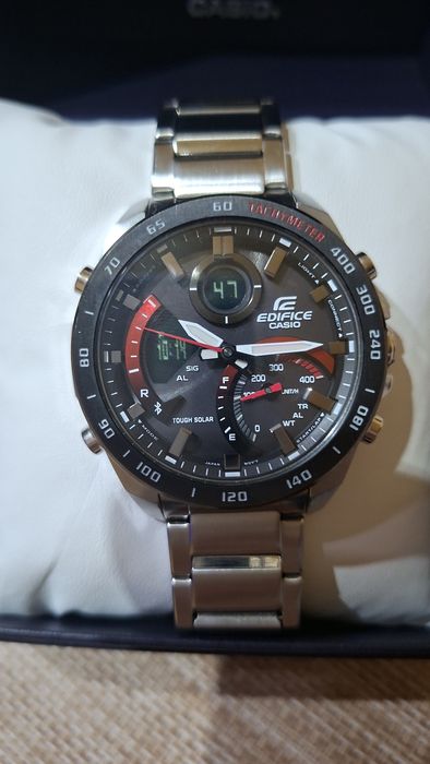 Продавам мъжки часовник Casio Edifice ECB-900DB-1AER