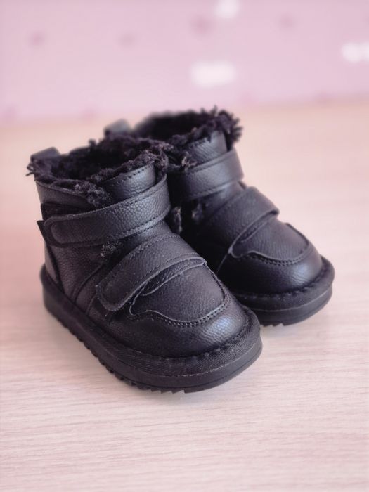 Продам детские зимние угги!!!