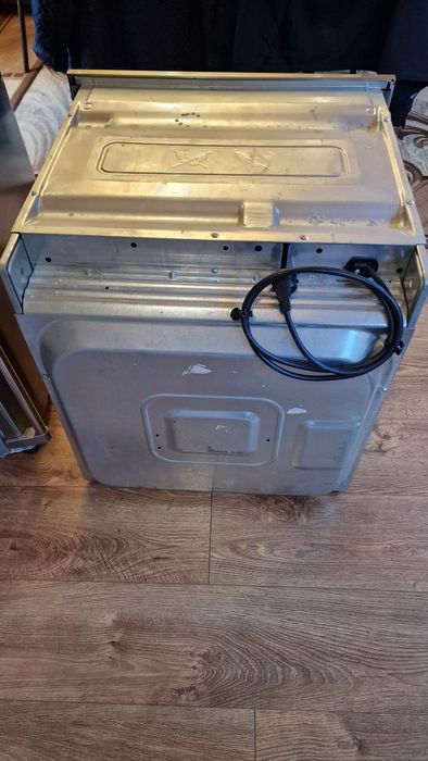 Продавам  Фурна за вграждане Zanker