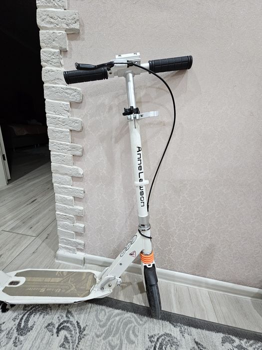 Продам самокат складной.