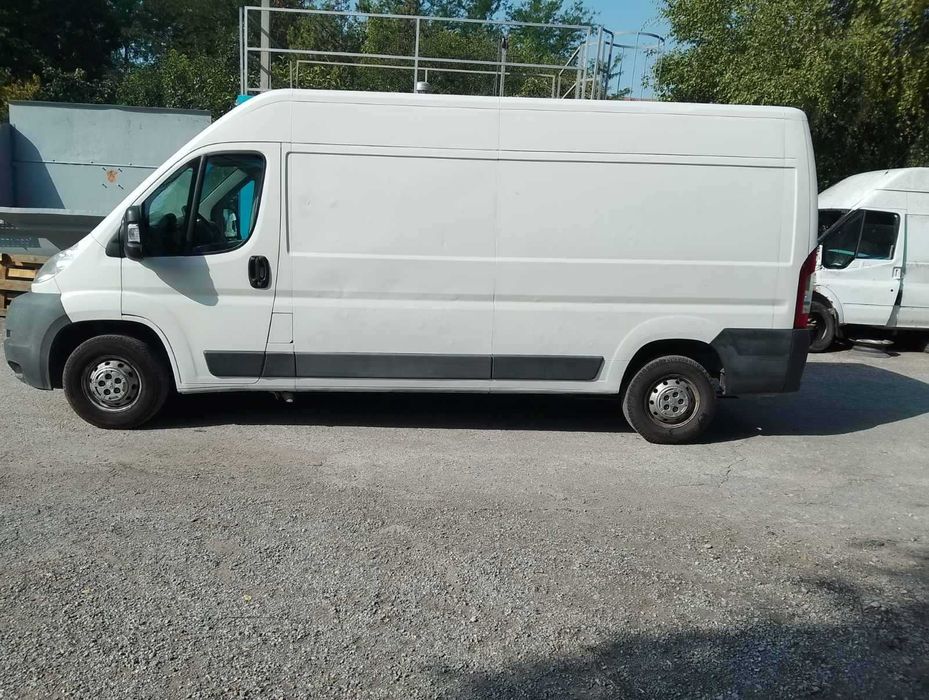 Продавам Микробус Peugeot Boxer Дълга база 3,5т 2.2 120кс. 2011г.