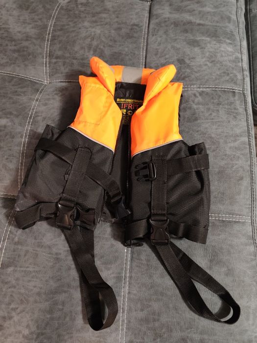 Жилет спасательный детский